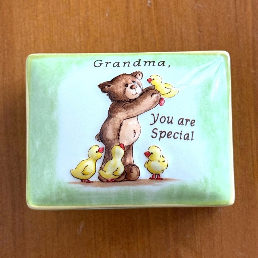 Gotta Getta Gund Grandma Ceramic Trinket Box with Surprise